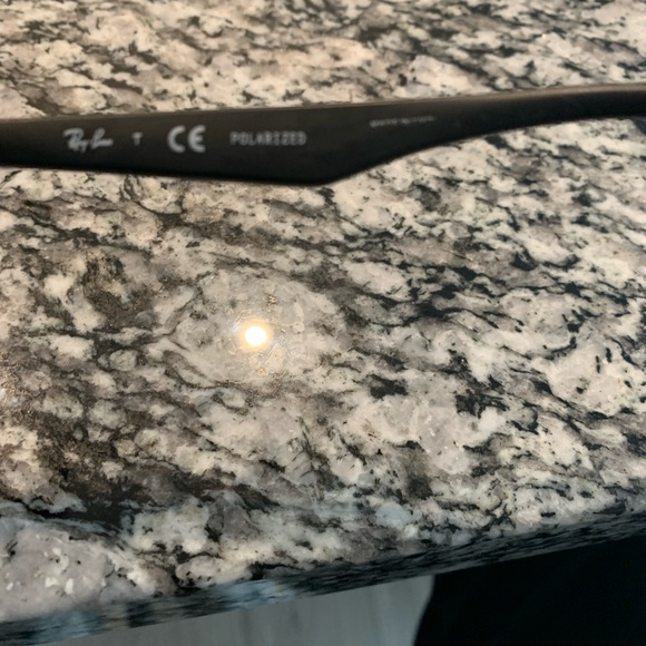 Black Polarized Ray Ban sunglasses in good condition. - Picture 2 of 3